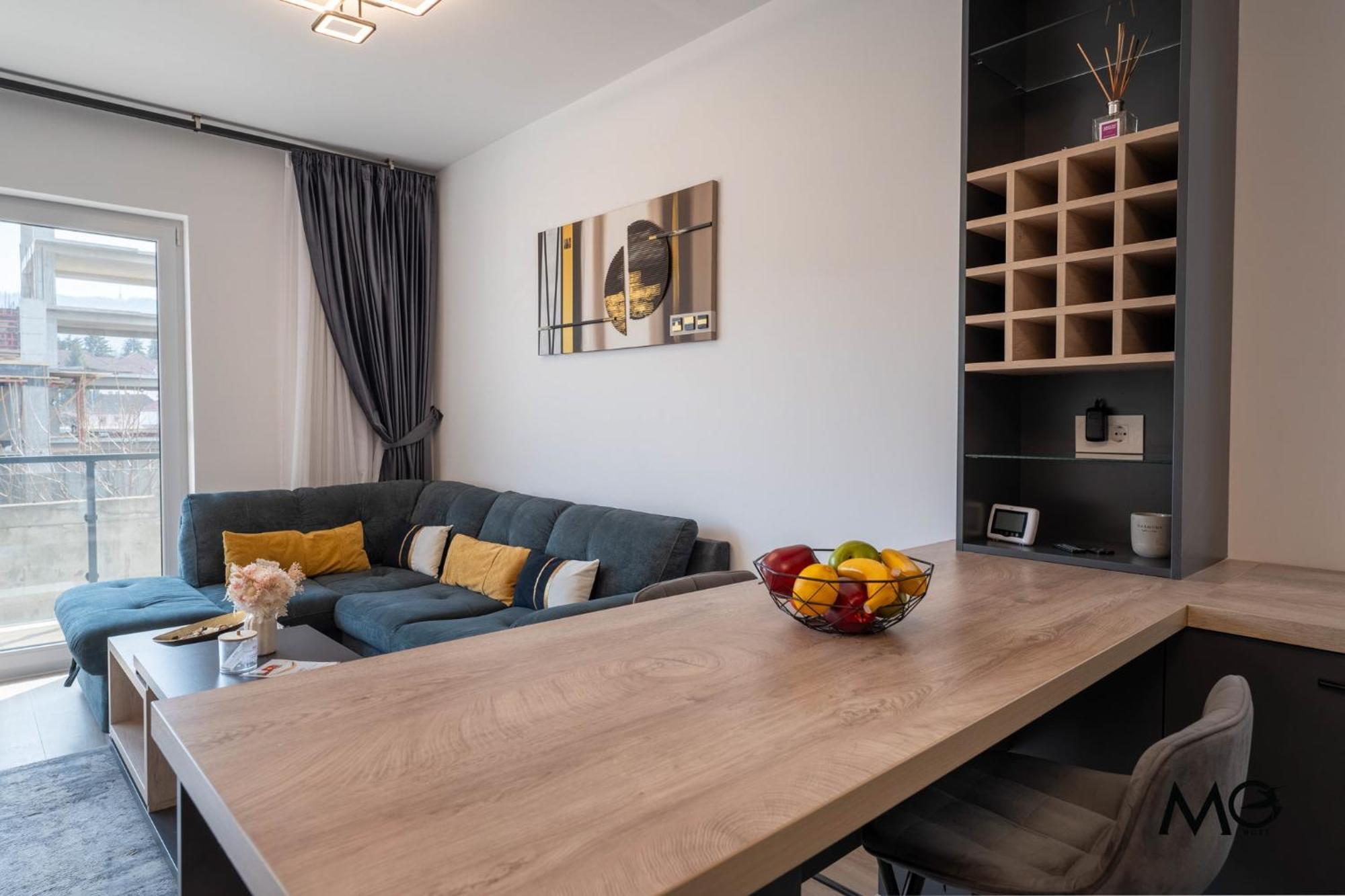 Mohost One - Stylish Retreat With Mountain Views Apartment *