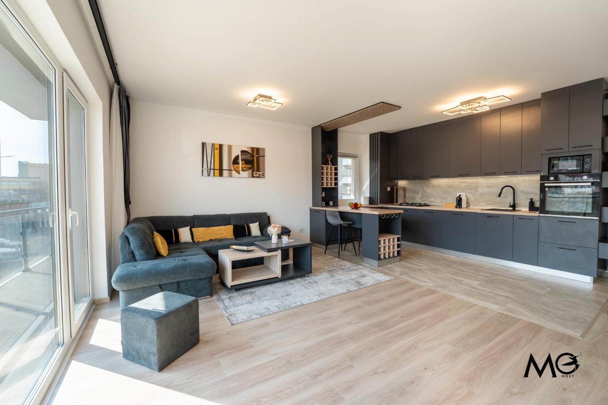 Mohost One - Stylish Retreat With Mountain Views *